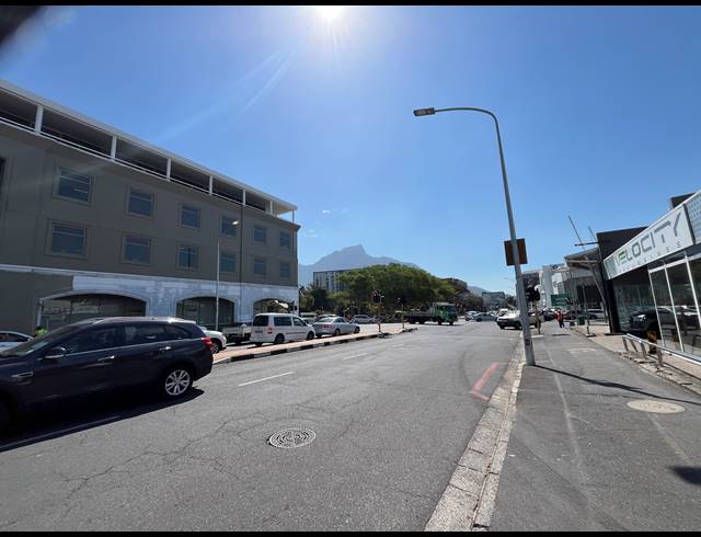 381M² OFFICE TO LET IN CLAREMONT